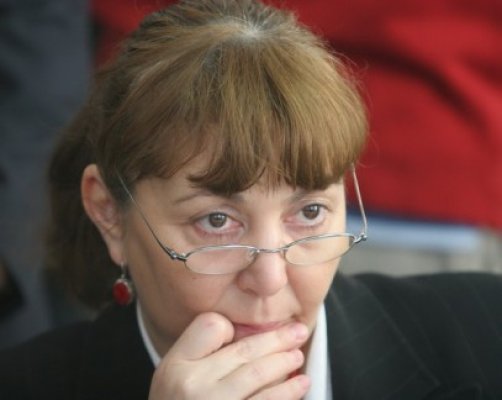 Monica Macovei a încurcat drumul spre PDL. Ea a întârziat la propria lansare